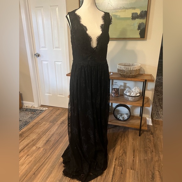 Sherri Hill Black Lace Corset Back Evening Gown Size 14 - Picture 1 of 15